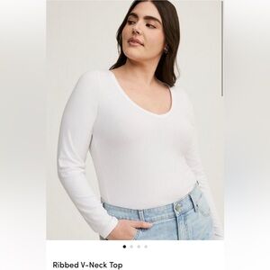 NWT Torrid Size 2- White Ribbed V-Neck Top